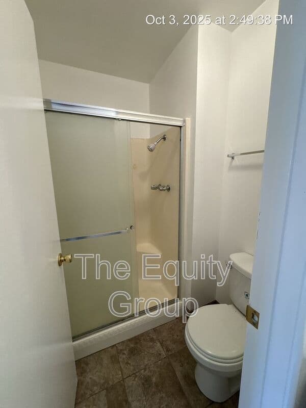 Visalia House: 2724 South Sallee Ct
