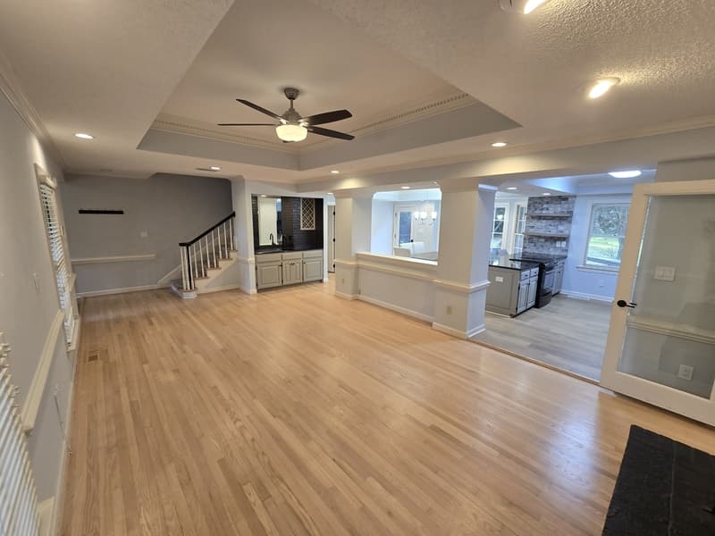 Raleigh House: 5516 Den Heider Way