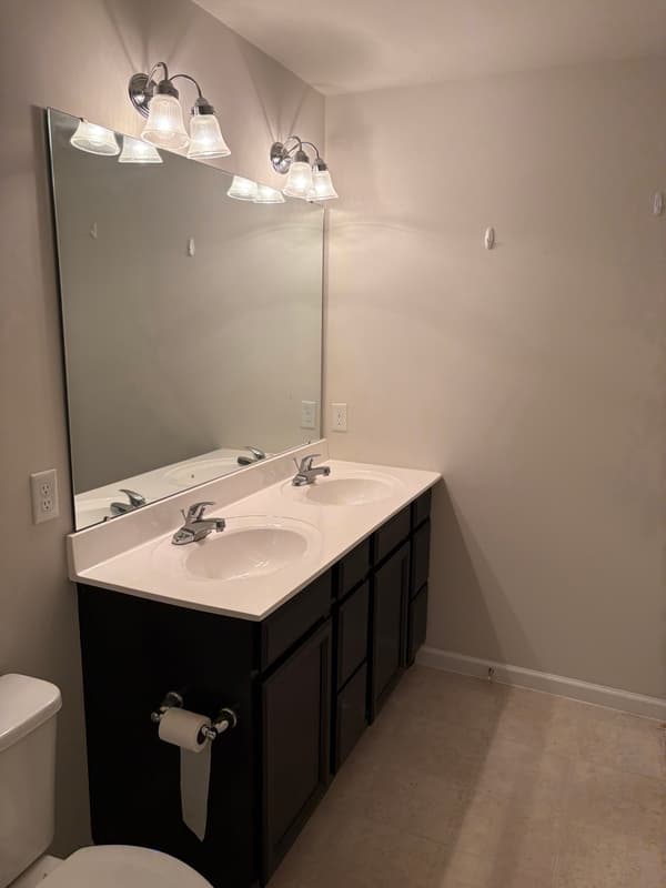 Greenville House: 102 Castlebrook Dr