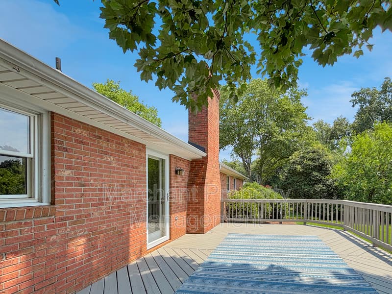 Greer House: 512 Devenger Road