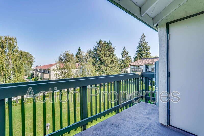 Sunnyvale Condo: 712 San Conrado Terrace