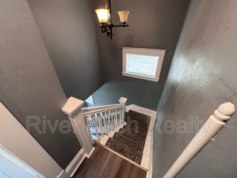 Springfield House: 719 N Eighth Street