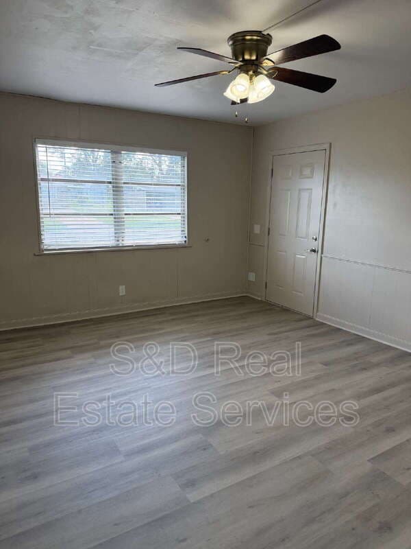 Lakeland House: 3003 Venice Way