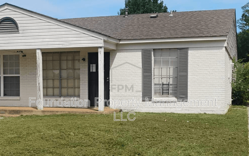 Memphis Condo: 3368 Eastport Cove