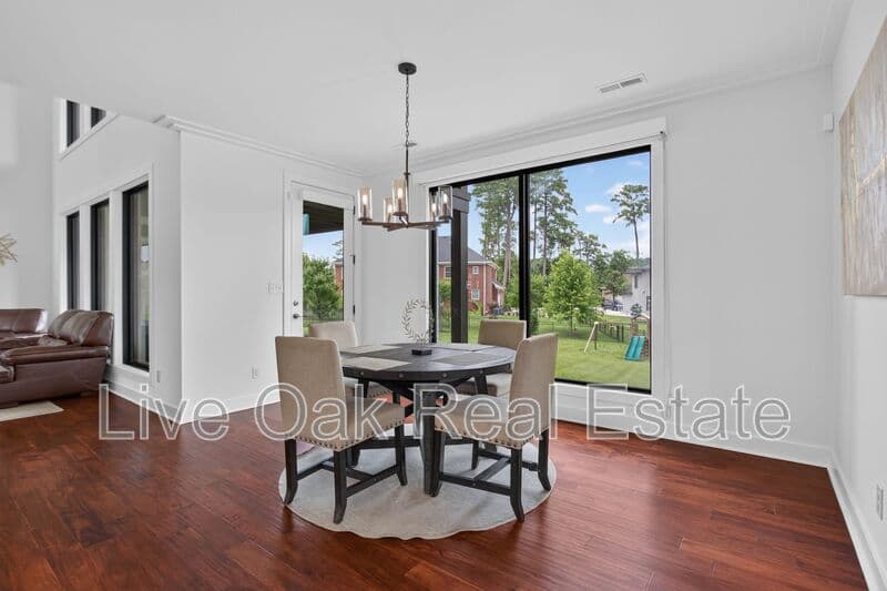 Virginia Beach House: 1316 Lambeth Lane