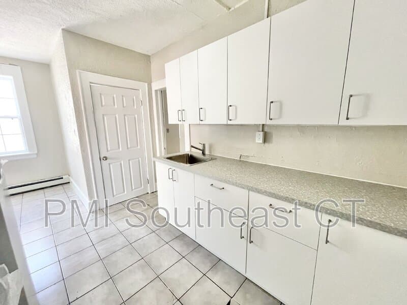 New London Condo: 92 Truman St
