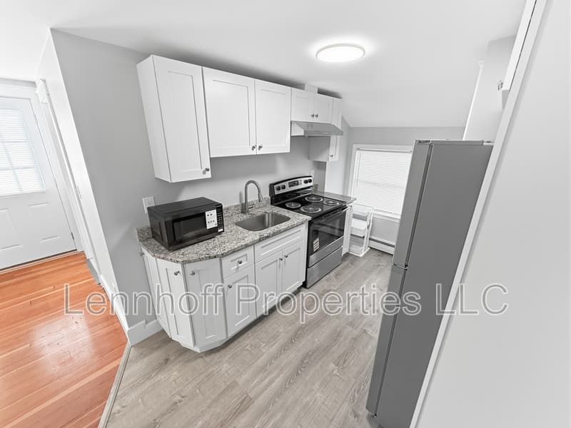 Lowell Condo: 526 Concord Street - 2