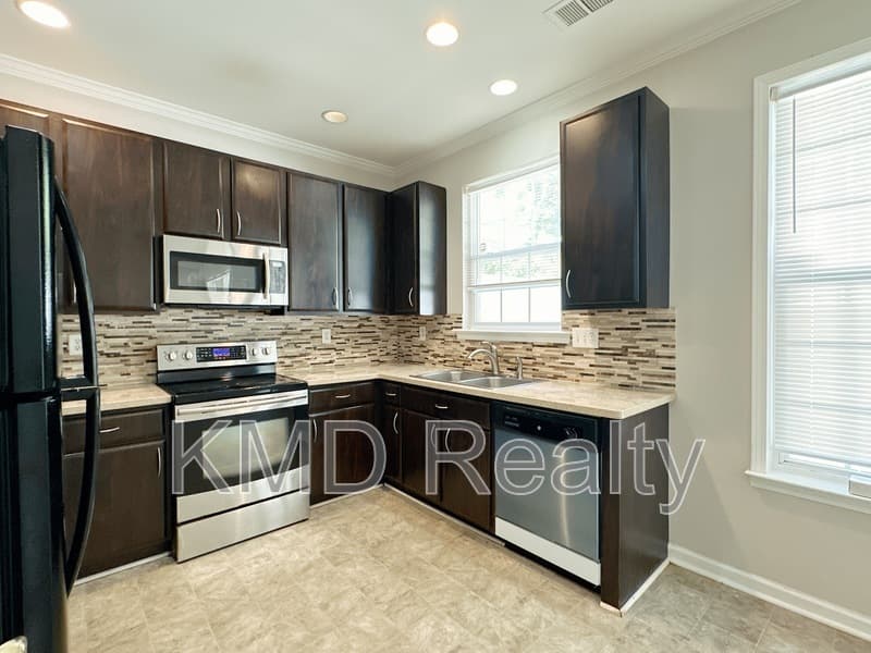 Charlotte Townhome: 7629 Abigail Glen Drive