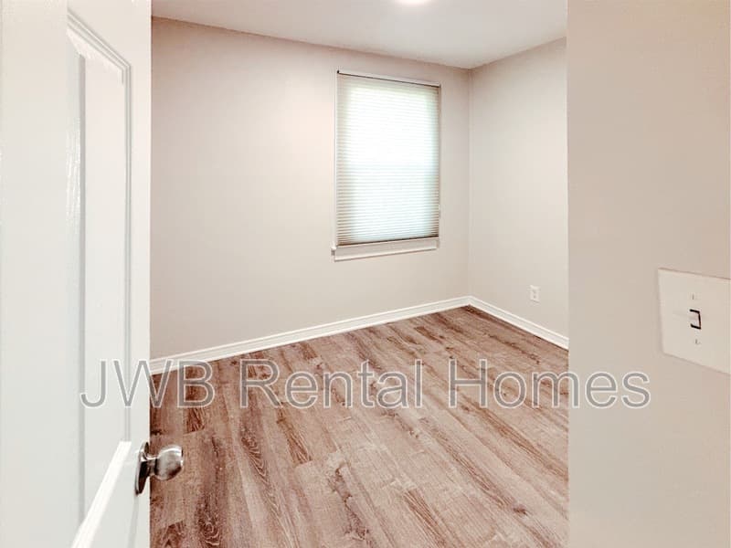 Jacksonville House: 3015 Southside Blvd