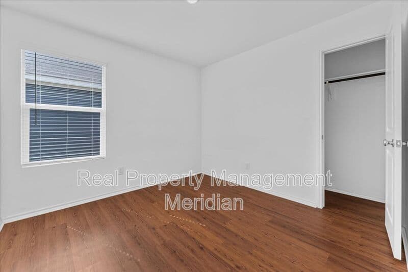 Princeton House: 211 Herman Ln