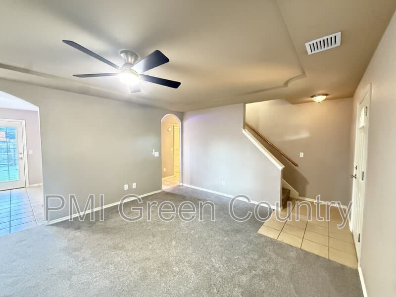 Coweta House: 28881 E 151st Pl S