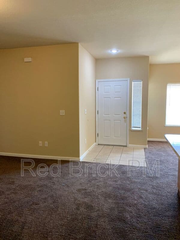 Merced House: 620 Gateway Dr.