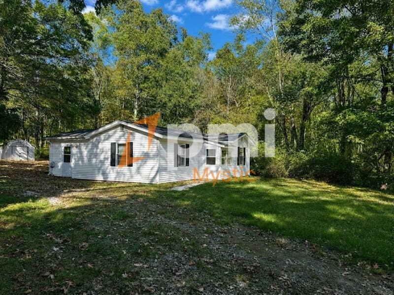 North Stonington House: 24 Milltown Road