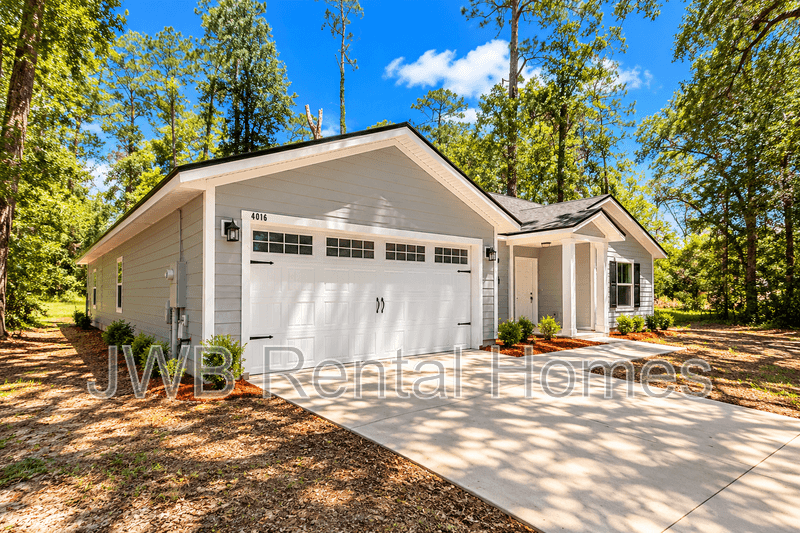 Jacksonville House: 4016 Spring Glen Rd