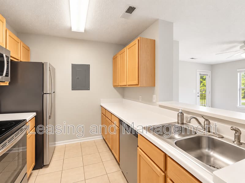 Mount Pleasant Condo: 2011 N Hwy 17