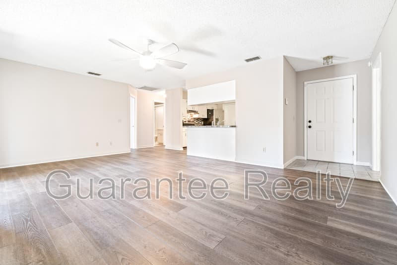 Winter Haven House: 1611 High Point Court Southwest