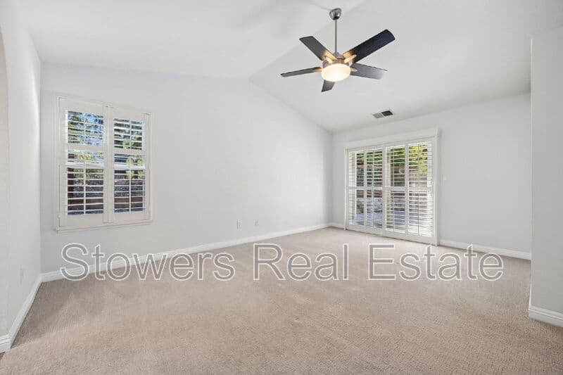 Pleasant Hill House: 26 Driftwood Court