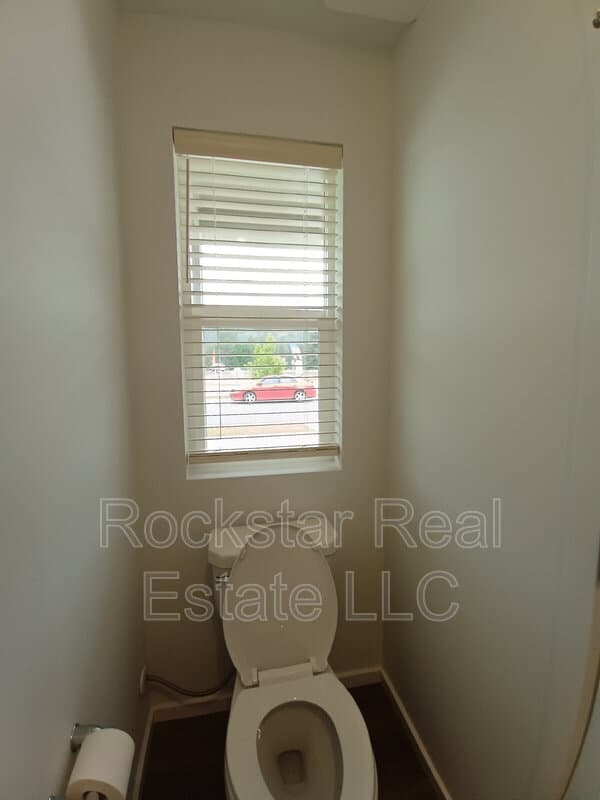 Spokane House: 109 W Goldenrod Ave