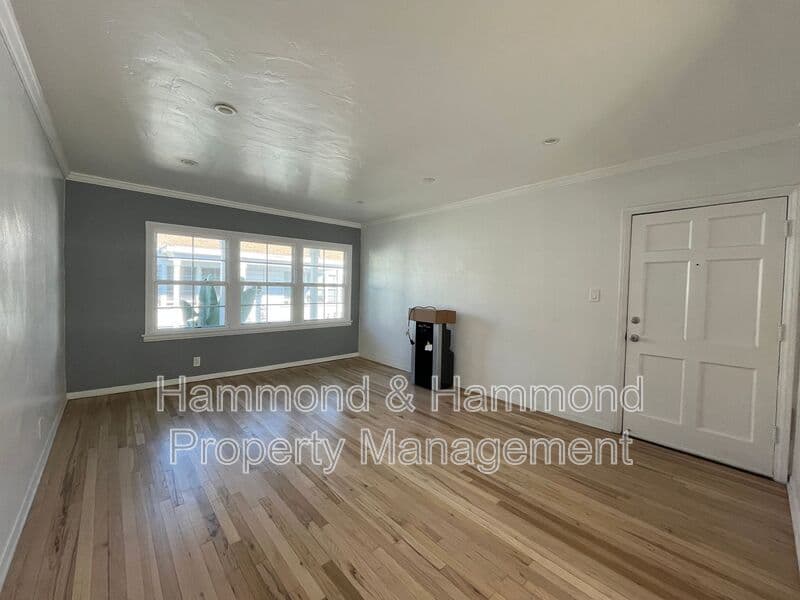 North Hollywood Condo: 11685 Chandler Blvd.
