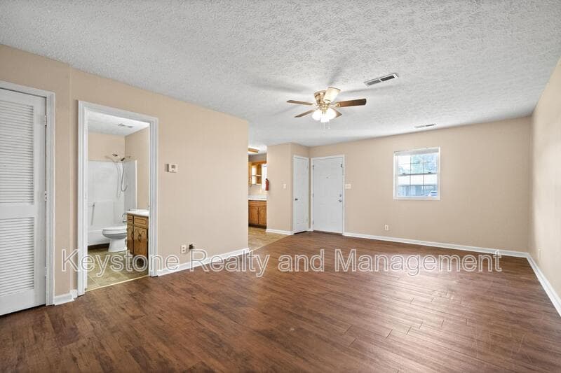 Oak Grove Apartment: 308 Thompsonville Lane