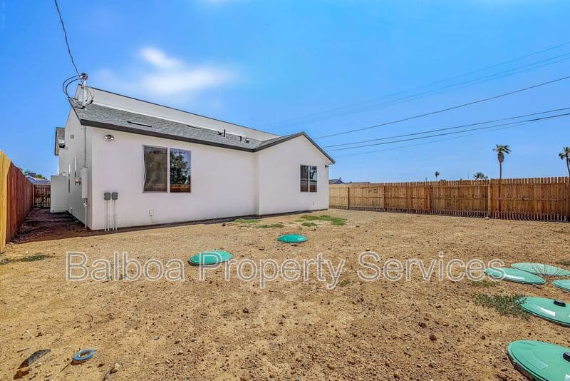Buckeye Condo: 212 2nd Ave E