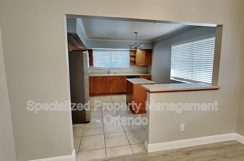 Longwood House: 220 S Fox Chase Pt