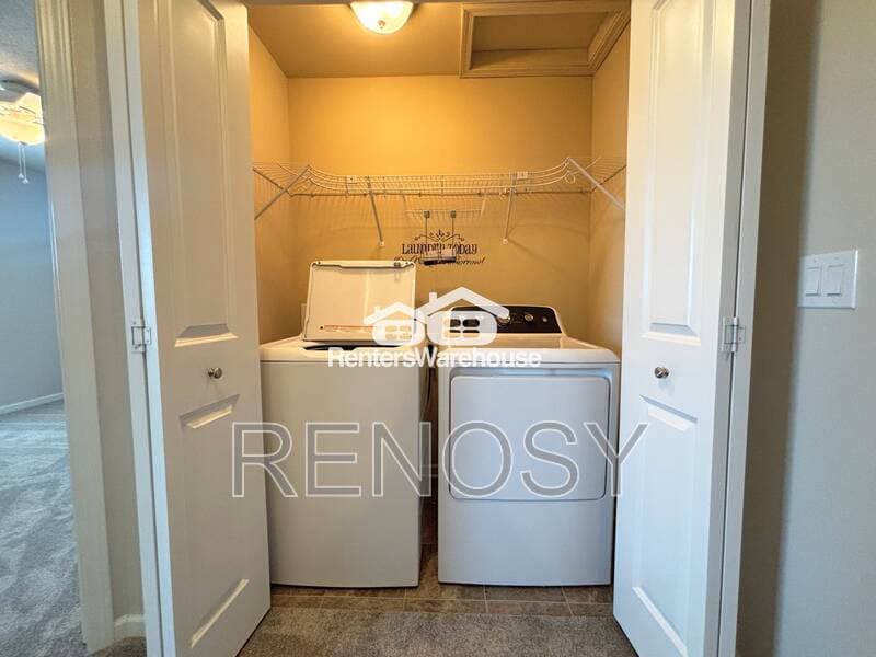 Waukee Townhome: 52 SE Booth