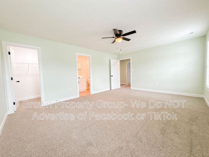 Raeford House: 300 St. Matthews Church Rd
