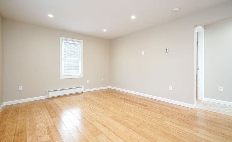 Agawam Condo: 62 Suffield St