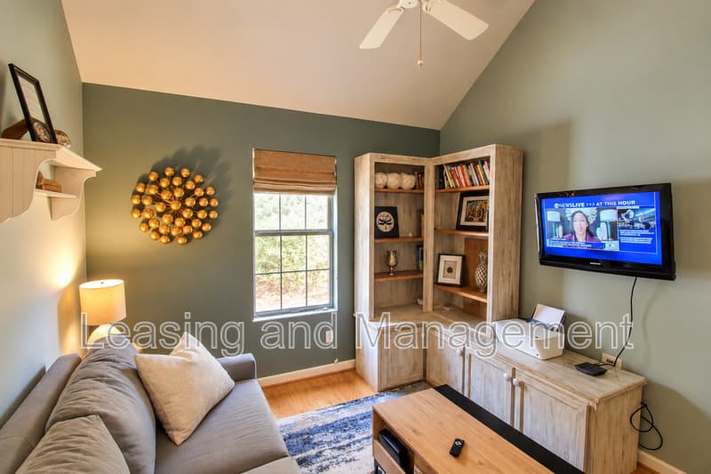 Charleston Townhome: 5 Townpark Lane