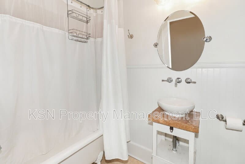 Savannah Condo: 216 West Park Avenue