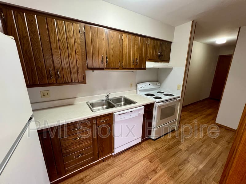 Sioux Falls House: 2508 S Cliff Ave.