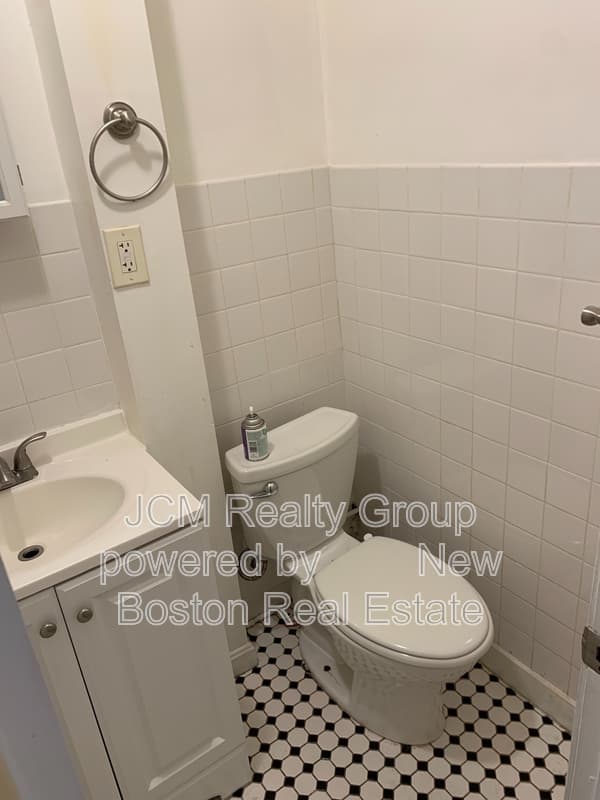 Chelsea Condo: 746 Broadway