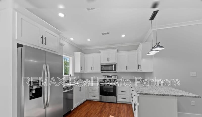 Sumrall House: 43 Dearman Rd