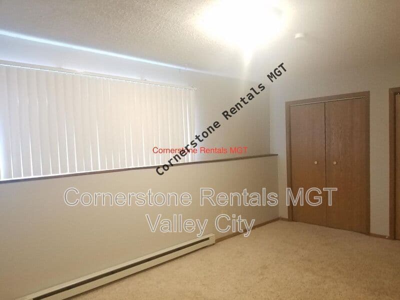Valley City House: 952 9th Ave SE