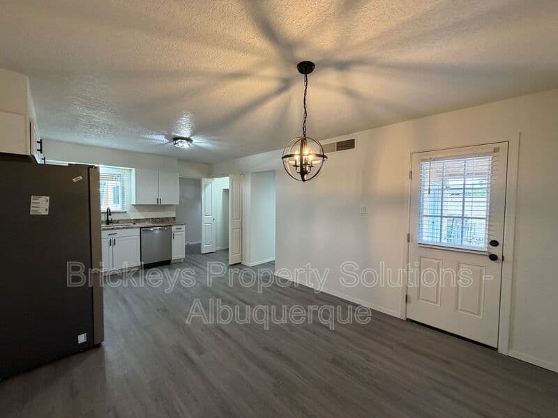Albuquerque House: 5608 Drake Ave NW