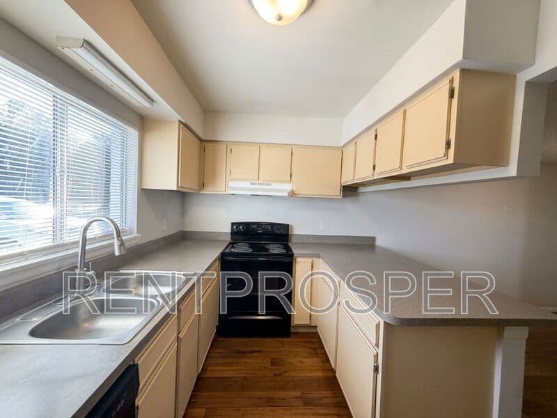 Orlando Townhome: 4419 S. Semoran Blvd