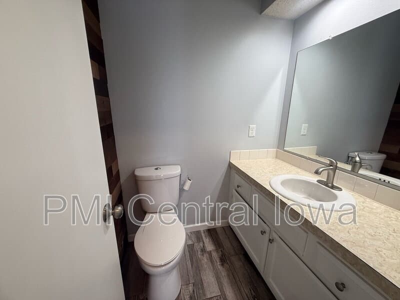 Des Moines Townhome: 2843 Southeast 20th Street