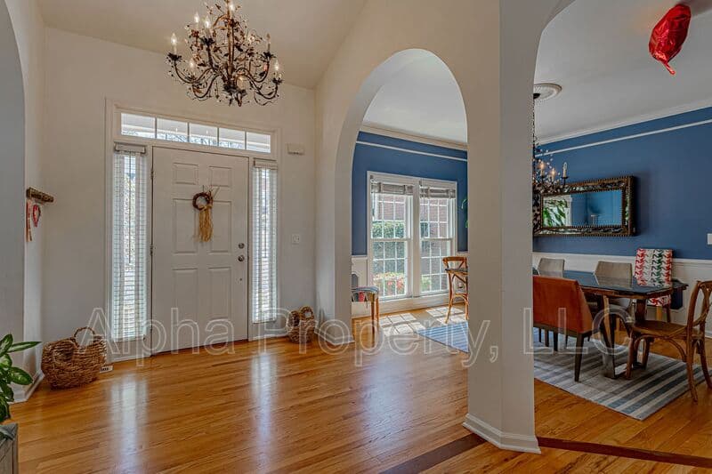 Greer House: 209 Birchleaf Ln