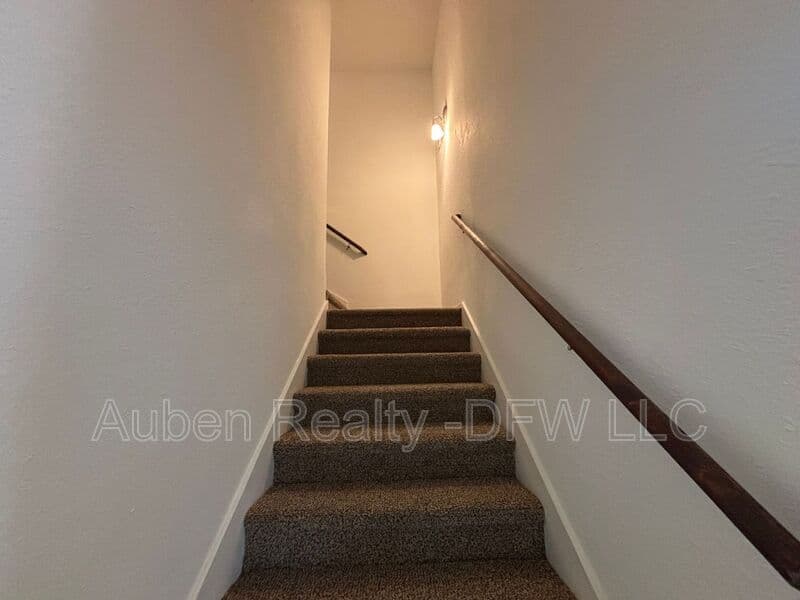 Princeton House: 909 Parkplace Ridge