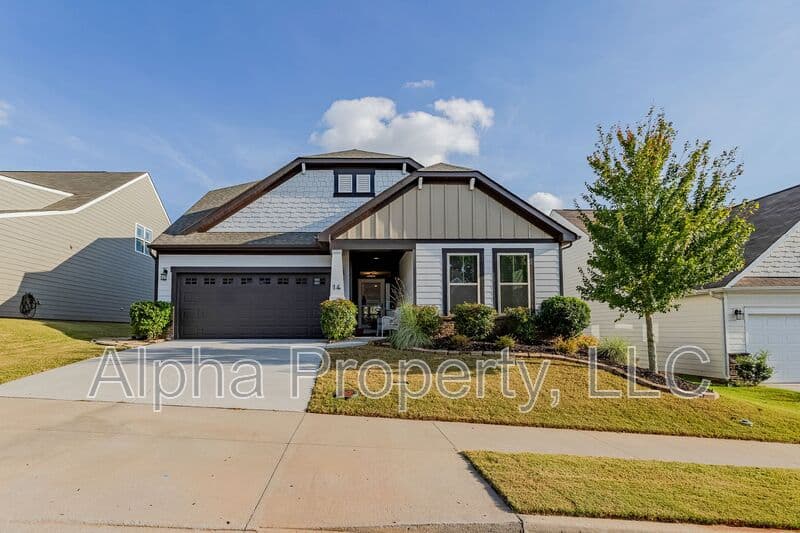Greenville House: 14 Burl Ct