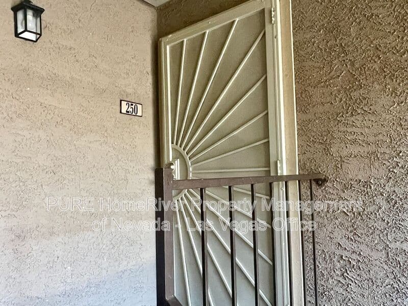 Las Vegas Condo: 5206 River Glen Dr