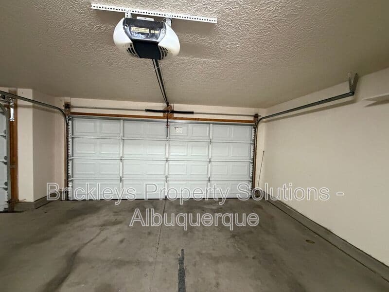 Albuquerque House: 7024 Westford Pl NW