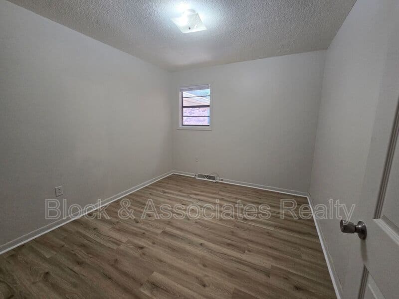 Lexington Condo: 76 Random Dr