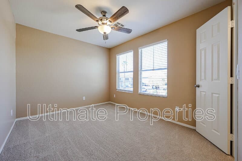 Surprise House: 11911 N 148th Ave