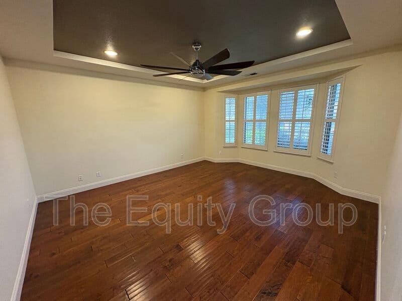 Hanford House: 540 West Birch Ct