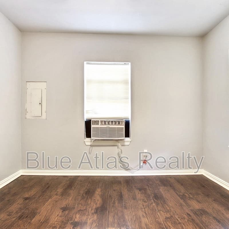 Fort Worth House: 2937 South Adams Street - 1