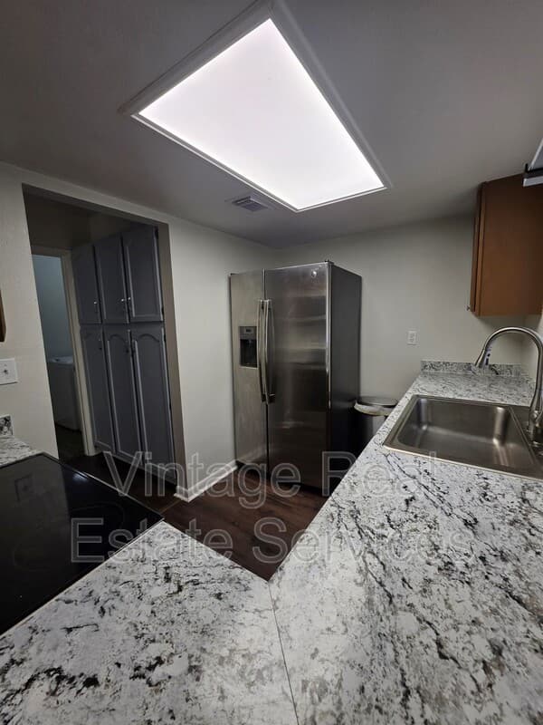 Brandon House: 851 Creekway Ct