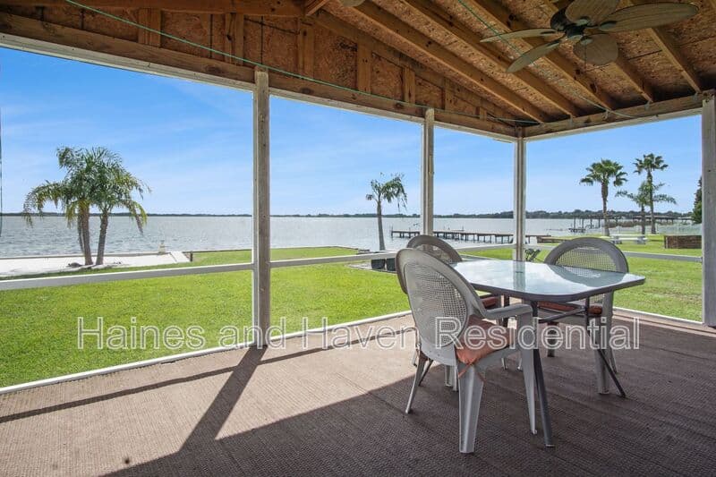 Haines City House: 3208 Lakeview Dr