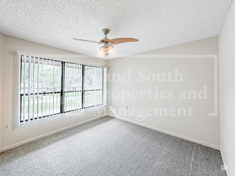 Lakeland House: 4948 Market Square